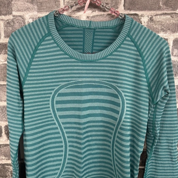 Lululemon Swiftly Tech Long Sleeve Crew shirt top green 
Heathered Forage Teal - Picture 2 of 10